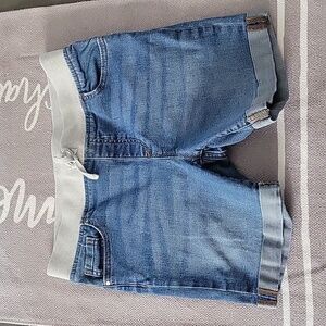 Girls jean shorts stretch waist size 11/12 plus barely worn
